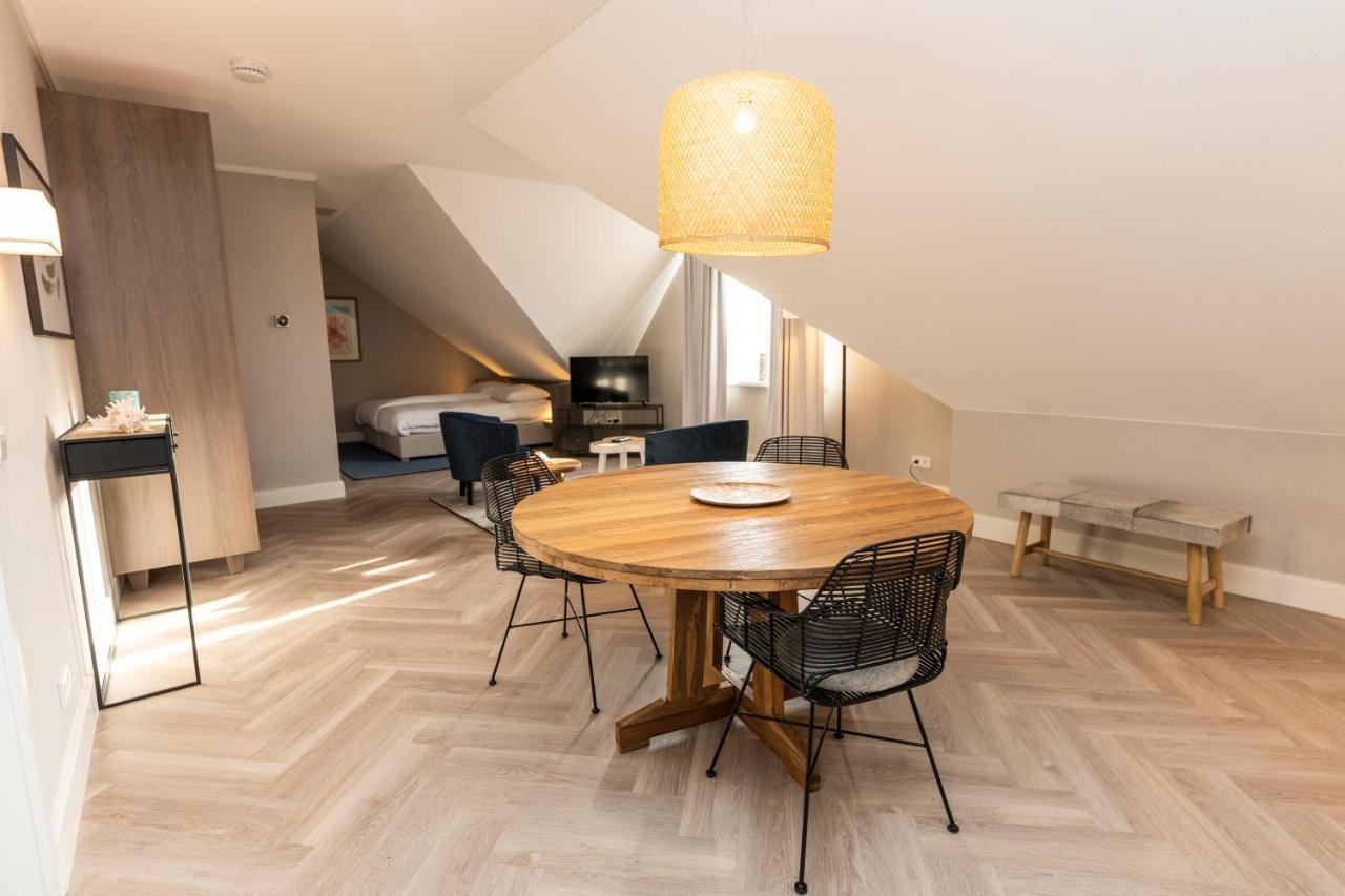 Hampton Home B&B Suites De Koog  Exteriör bild